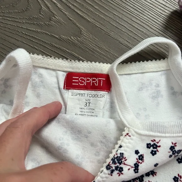 Vintage floral toddler tops - Picture 2 of 3